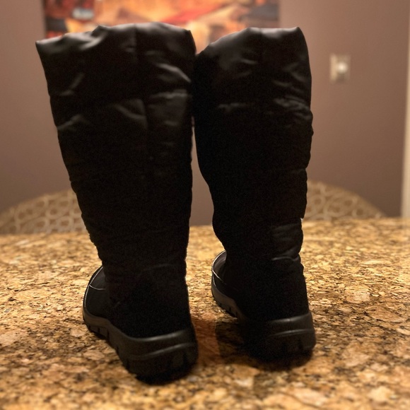 Winter Boots - Picture 4 of 7